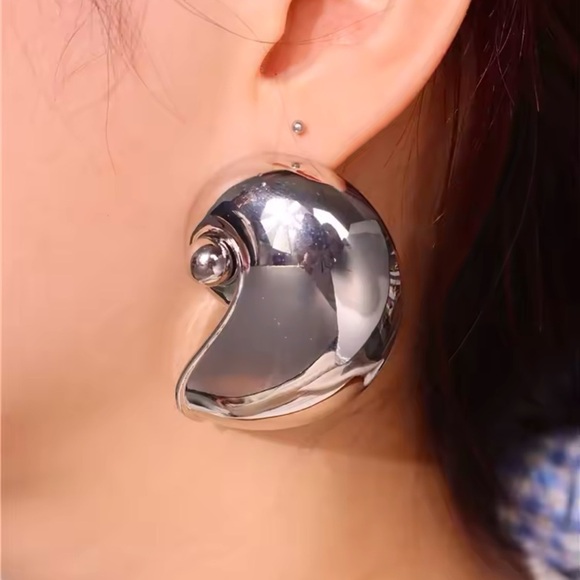 Zara Silver Marine Conch Earrings - Picture 8 of 8
